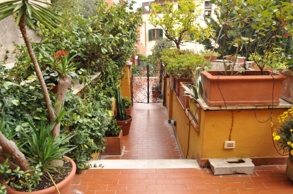 Apartment Onofrio Flat Rom