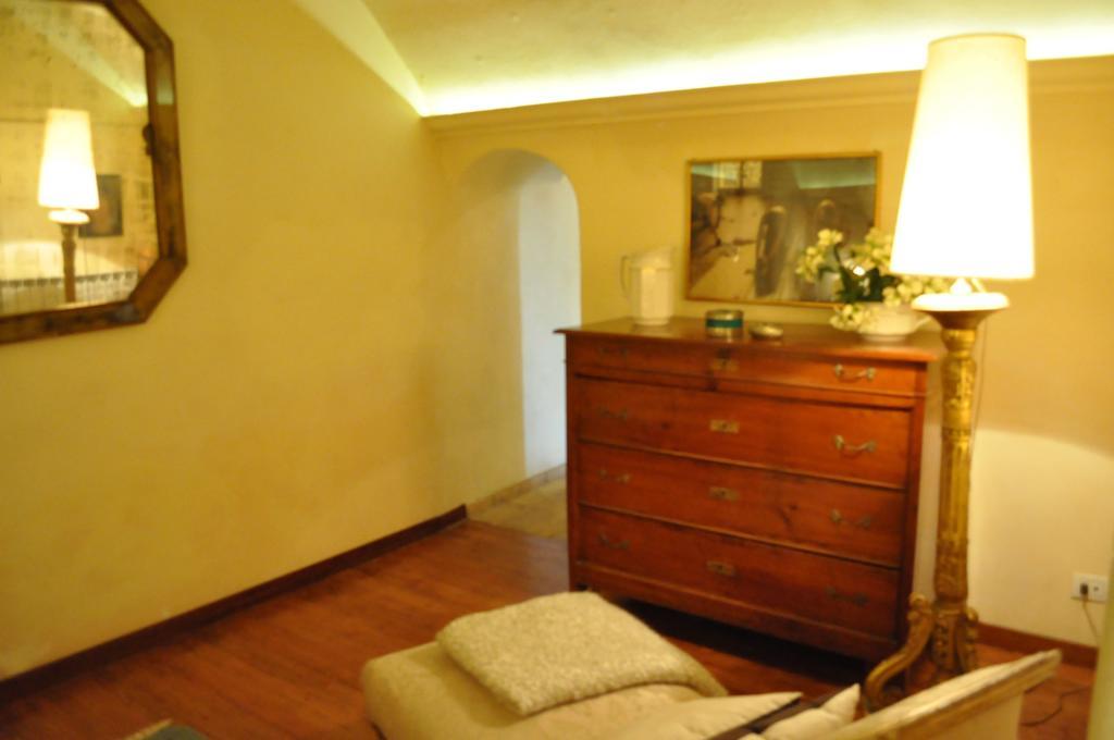 Onofrio Flat Rom