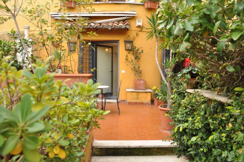 Onofrio Flat * Rom